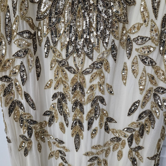 Mac Duggal Embellished Leaf Gown in Gold 16 NWT - Picture 8 of 16